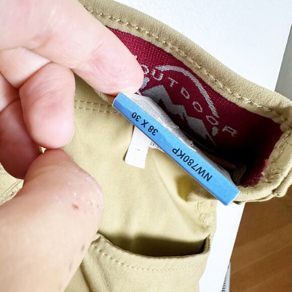 NWT Wrangler Straight Fit Outdoor Athletic Khaki Beige Pants sz 38x30 - Picture 7 of 9